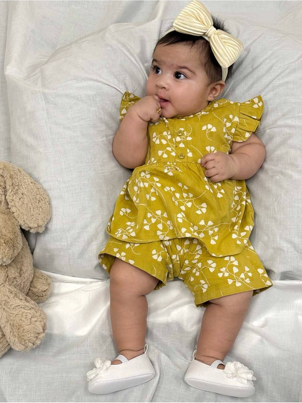 Kids 2 piece size 0-3 months Mustard Yellow